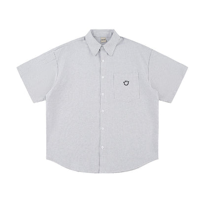 刺繡微笑短襯衫