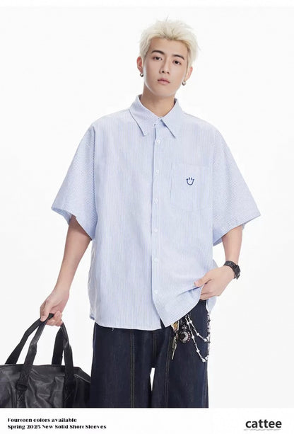 刺繡微笑短襯衫