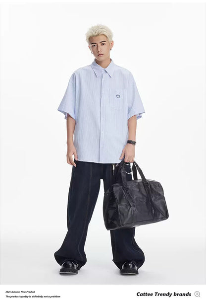 刺繡微笑短襯衫