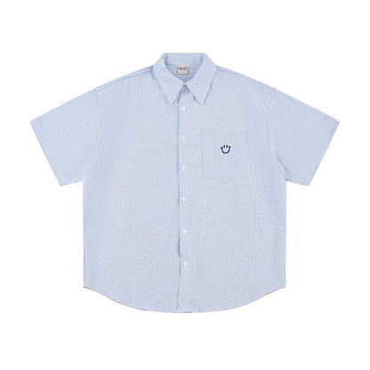 刺繡微笑短襯衫