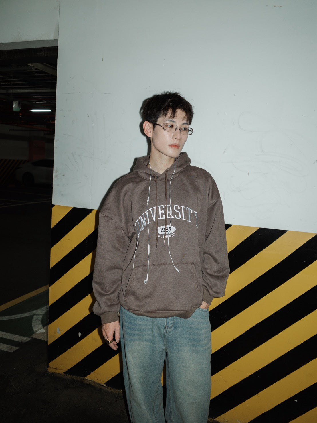 UNiVERSITY電繡帽T